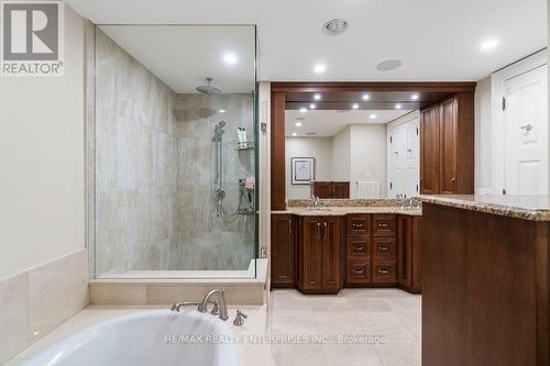 416 - 2095 Lake Shore Boulevard W, Toronto, ON - Indoor Photo Showing Bathroom