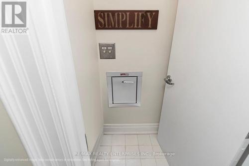 416 - 2095 Lake Shore Boulevard W, Toronto, ON - Indoor Photo Showing Other Room