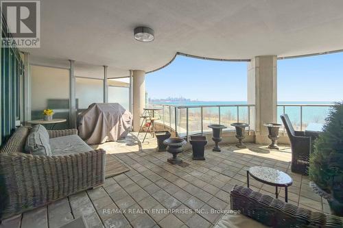 416 - 2095 Lake Shore Boulevard W, Toronto, ON -  With Body Of Water With Exterior