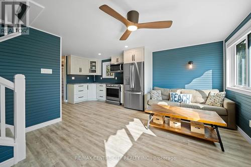 417 Edith Cavell Boulevard, Central Elgin, ON - Indoor Photo Showing Kitchen