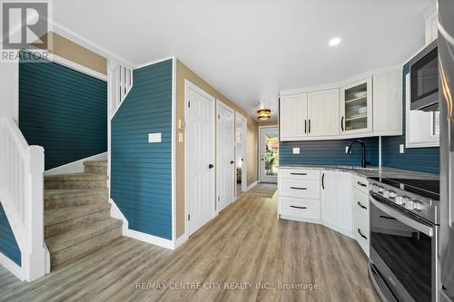 417 Edith Cavell Boulevard, Central Elgin, ON - Indoor Photo Showing Kitchen With Upgraded Kitchen