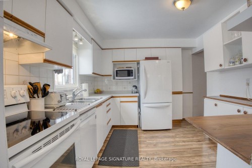 6448 Colebrook Crescent, Mississauga, ON - Indoor Photo Showing Kitchen With Double Sink