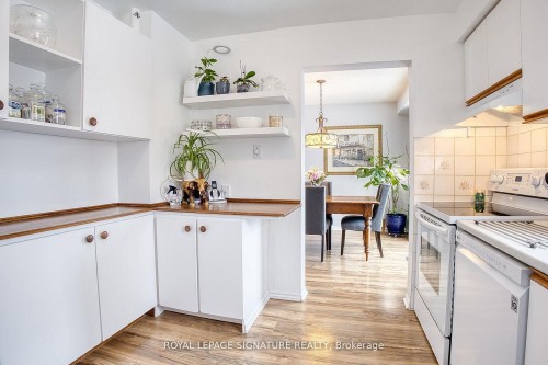 6448 Colebrook Crescent, Mississauga, ON - Indoor Photo Showing Kitchen