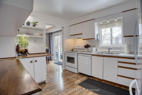 6448 Colebrook Crescent, Mississauga, ON - Indoor Photo Showing Kitchen With Double Sink