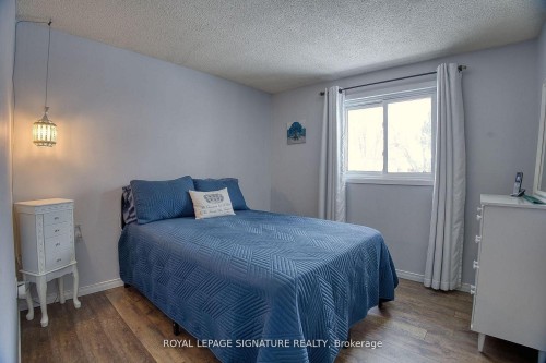 6448 Colebrook Crescent, Mississauga, ON - Indoor Photo Showing Bedroom