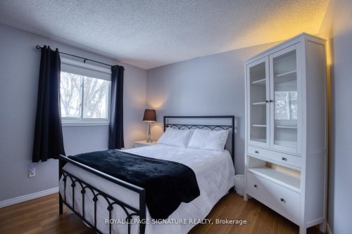 6448 Colebrook Crescent, Mississauga, ON - Indoor Photo Showing Bedroom