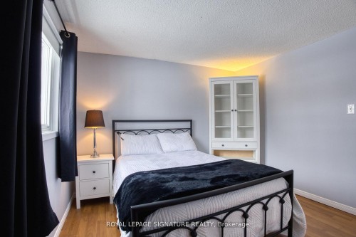 6448 Colebrook Crescent, Mississauga, ON - Indoor Photo Showing Bedroom