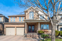 25 Madronna Gardens Brampton, ON L7A 2V9
