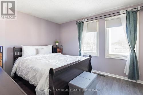 1387 Ritson Road S, Oshawa, ON - Indoor Photo Showing Bedroom