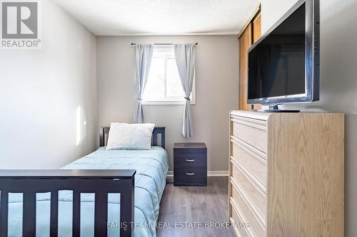 1387 Ritson Road S, Oshawa, ON - Indoor Photo Showing Bedroom