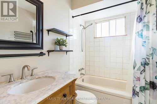 1387 Ritson Road S, Oshawa, ON - Indoor Photo Showing Bathroom