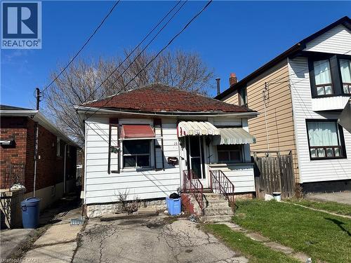 19 VANSITMART Avenue  Hamilton, ON L8H 3A2