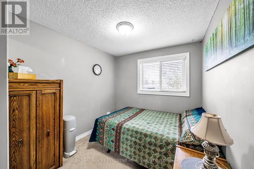 318 Rondeau Court, Oshawa, ON - Indoor Photo Showing Bedroom