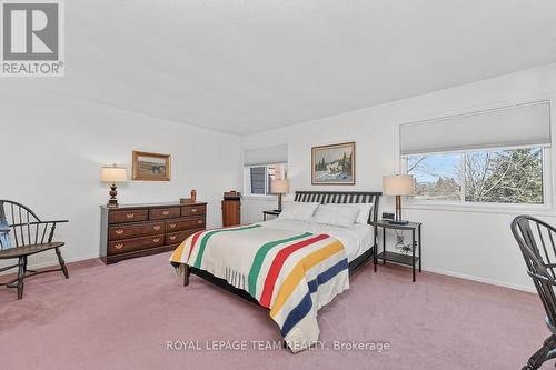 2521 Flannery Drive, Ottawa, ON - Indoor Photo Showing Bedroom