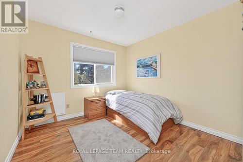 2521 Flannery Drive, Ottawa, ON - Indoor Photo Showing Bedroom
