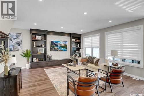 4244 Elderberry Crescent E, Regina, SK - Indoor Photo Showing Living Room