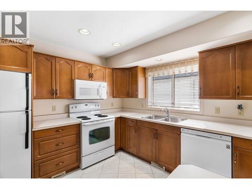 550 Yates Road Unit# 432, Kelowna, BC - Indoor Photo Showing Kitchen With Double Sink