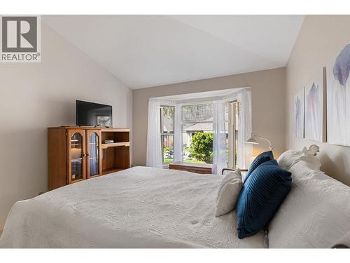 550 Yates Road Unit# 432, Kelowna, BC - Indoor Photo Showing Bedroom