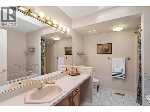 550 Yates Road Unit# 432, Kelowna, BC - Indoor Photo Showing Bathroom