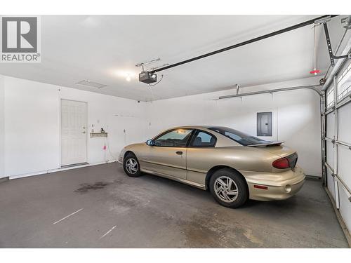 550 Yates Road Unit# 432, Kelowna, BC - Indoor Photo Showing Garage