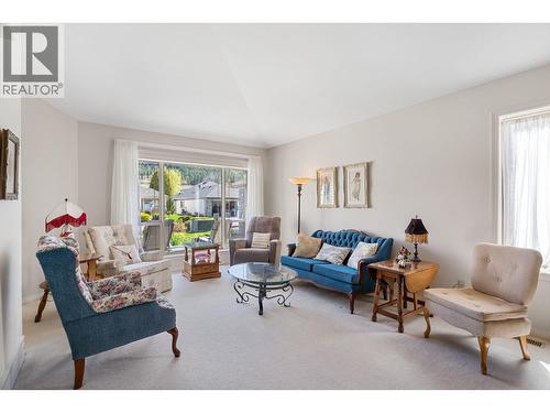 550 Yates Road Unit# 432, Kelowna, BC - Indoor Photo Showing Living Room
