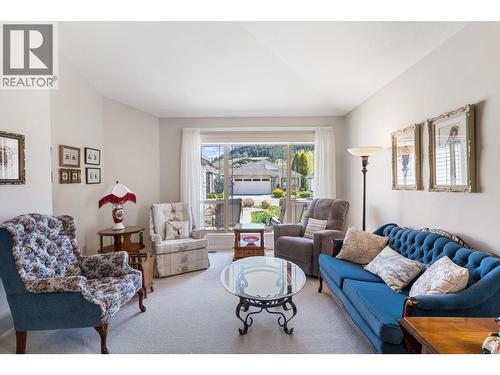 550 Yates Road Unit# 432, Kelowna, BC - Indoor Photo Showing Living Room