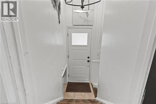 Side entrance - 96 Terrace Drive, Hamilton, ON - Indoor Photo Showing Other Room