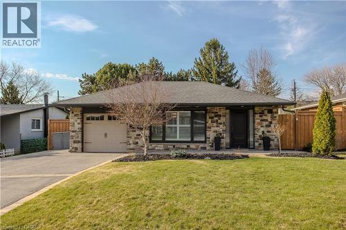 1375 LANGDALE Crescent  Oakville, ON L6H 2K7