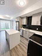 110 - 6065 MCLEOD ROAD Niagara Falls, ON L2G 0Z7