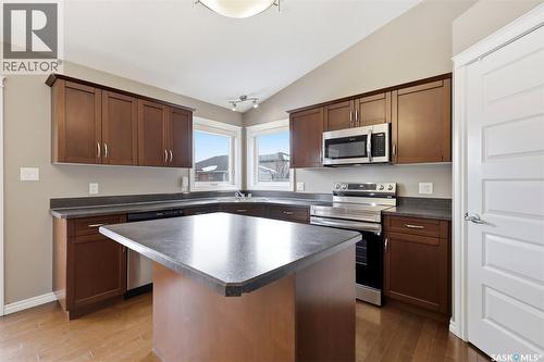 222 Fleming Crescent, Saskatoon, SK - Indoor Photo Showing Kitchen