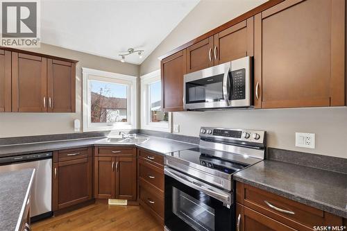 222 Fleming Crescent, Saskatoon, SK - Indoor Photo Showing Kitchen