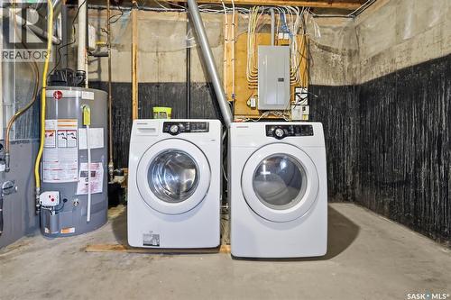 222 Fleming Crescent, Saskatoon, SK - Indoor Photo Showing Laundry Room
