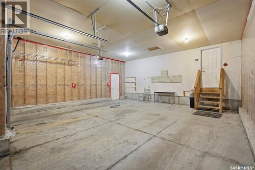 222 Fleming Crescent, Saskatoon, SK - Indoor Photo Showing Garage