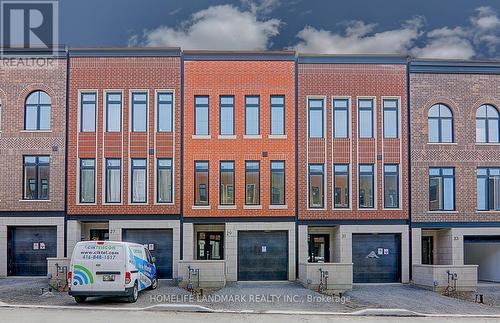 27 CHESTNUT COURT  Aurora, ON L4G 4A4