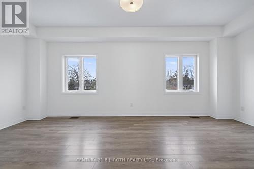 17 Bedford Estates Crescent, Barrie, ON - Indoor Photo Showing Other Room