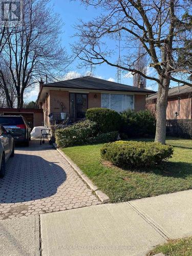 10 JERSEY AVENUE  Brampton, ON L6W 1L6