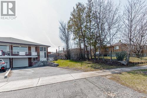 7256 LANCASTER AVENUE S  Mississauga, ON L4T 2L6