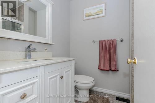 7256 Lancaster Avenue S, Mississauga, ON - Indoor Photo Showing Bathroom