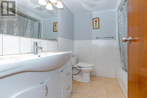 7256 Lancaster Avenue S, Mississauga, ON - Indoor Photo Showing Bathroom