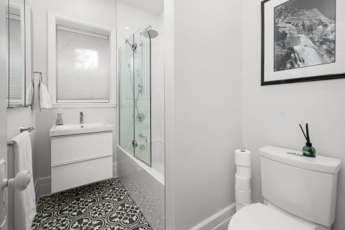 Salle de bains - 506 Av. Prince-Albert, Westmount, QC - Indoor Photo Showing Bathroom