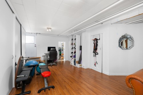 Salle familiale - 506 Av. Prince-Albert, Westmount, QC - Indoor