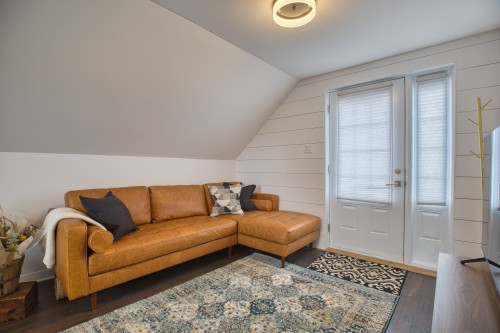 Salon - 3886  - 3892 Rue Queen, Rawdon, QC - Indoor