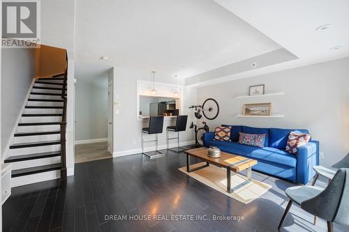 1008 - 5 Everson Drive, Toronto, ON - Indoor Photo Showing Living Room