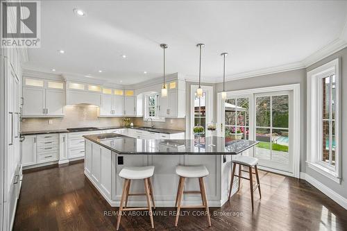 1494 The Links Drive, Oakville, ON - Indoor Photo Showing Kitchen With Upgraded Kitchen