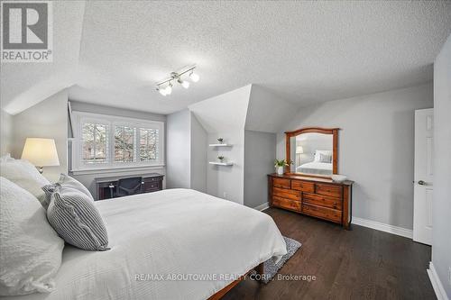 1494 The Links Drive, Oakville, ON - Indoor Photo Showing Bedroom