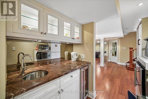 1494 The Links Drive, Oakville, ON - Indoor Photo Showing Kitchen