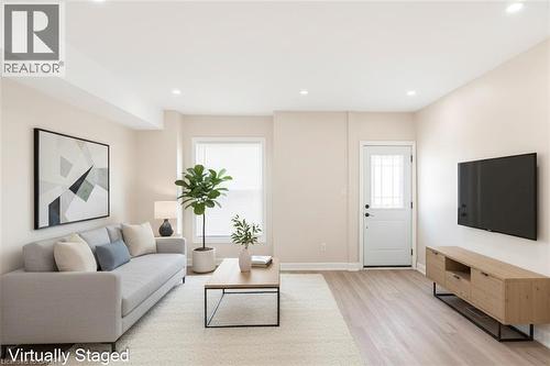 60 Keith Street, Hamilton, ON - Indoor Photo Showing Living Room