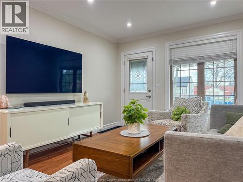 2579 Lloyd George, Windsor, ON - Indoor Photo Showing Living Room