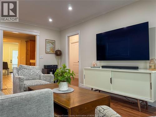 2579 Lloyd George, Windsor, ON - Indoor Photo Showing Living Room