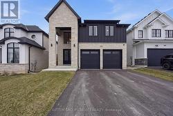 1886 FOUNTAIN GRASS DRIVE London South (South B), ON N6K 0K7